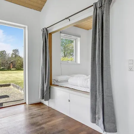 2 Bedroom Beautiful In Strøby Ladeplads